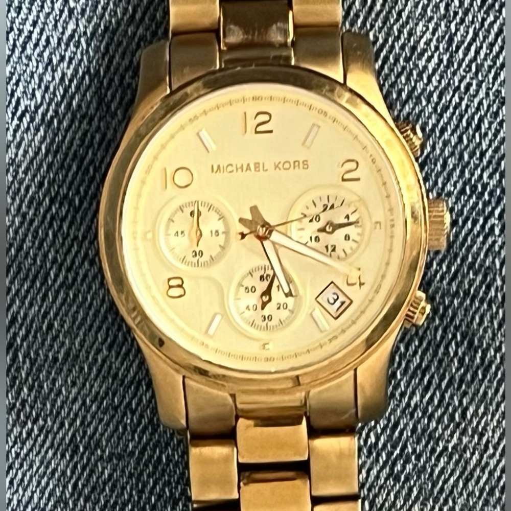 Michael Kors Runway Gold Stainless Steel Watch MK5055 – Timeless Elegance
